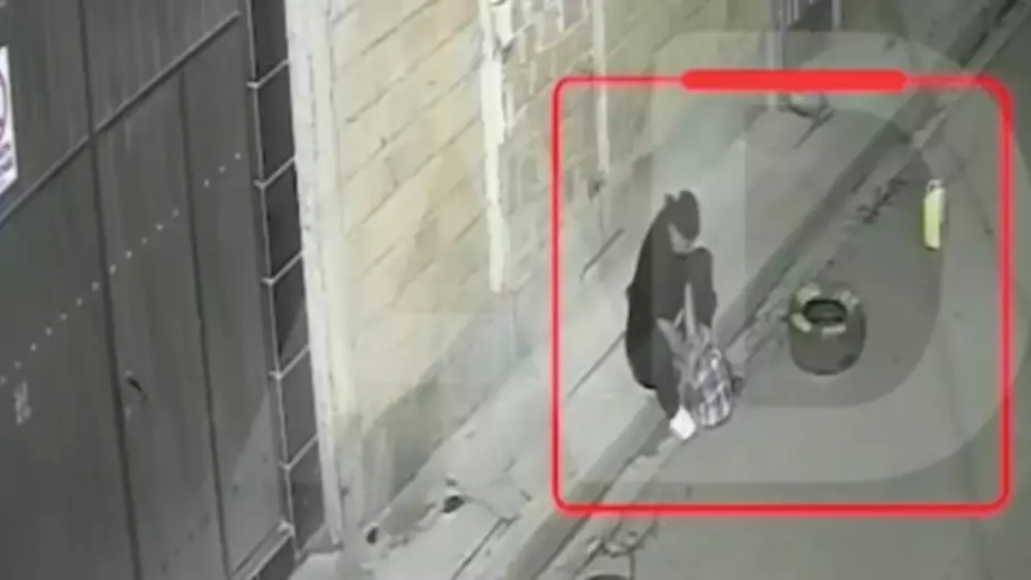 Momento en bebé fue abandonada en una llanta