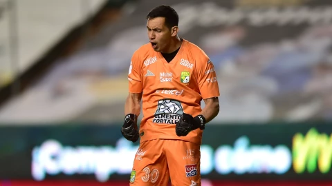 Rodolfo Cota le calló la boca a la prensa y aficionados