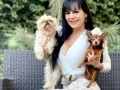 Maribel Guardia con sus perros,.jpg