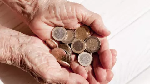 Reducen edad mínima para acceder a la pensión de adultos mayores; esto debes saber.jpg