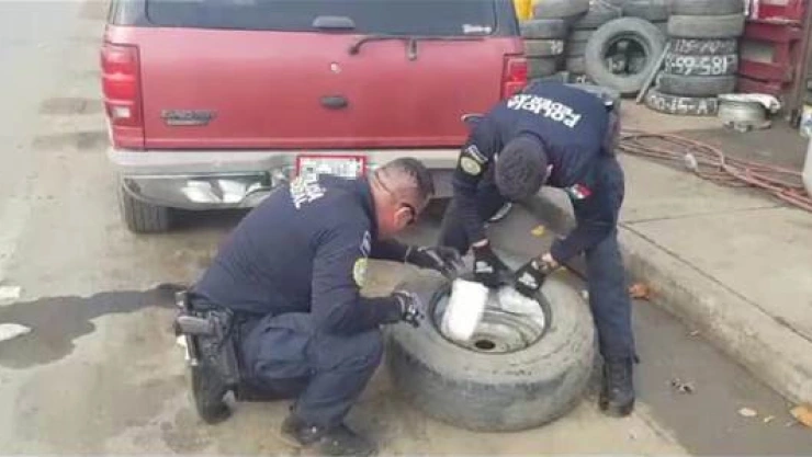 Detectan droga en llanta de refaccion 2