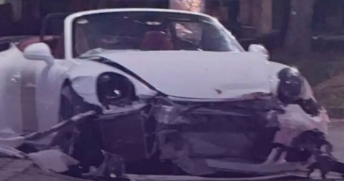 Accidente en Cuernavaca deja automóvil deportivo de lujo en ruinas 1