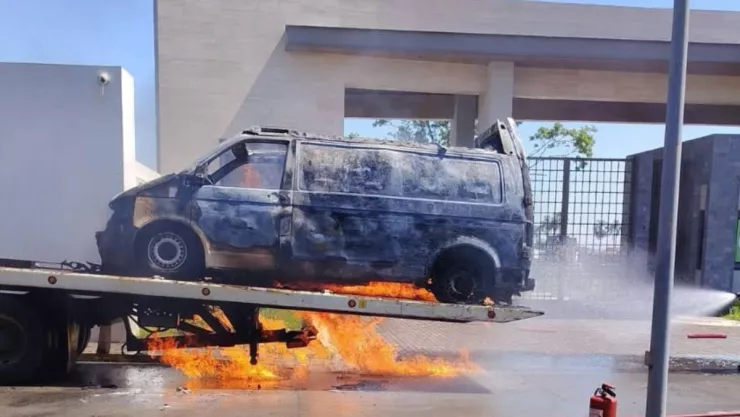 Camioneta en bulevar de Fortín
