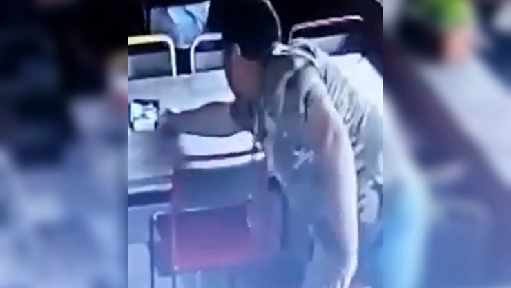 hombre-cuenta-restaurante