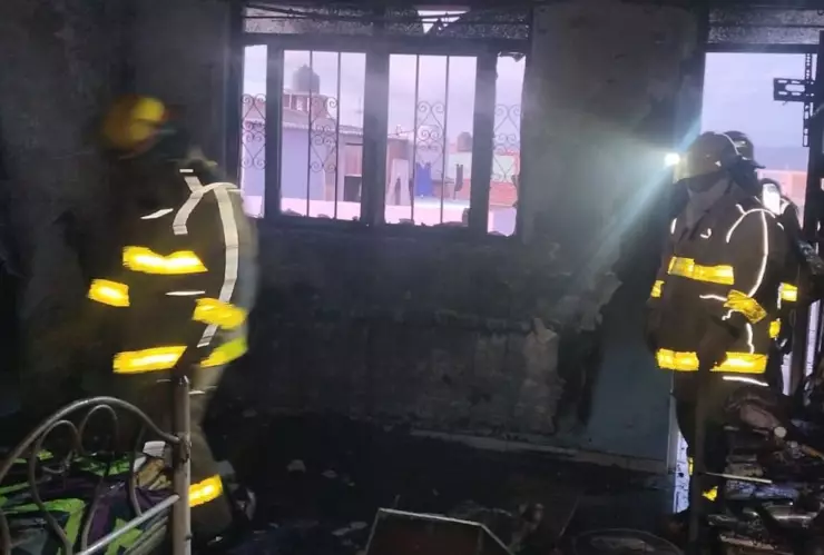 ¡Última hora! FUERTE INCENDIO consume CASA COMPLETA en San Juan Bosco, León, hoy 3 de diciembre ¿Hubo fallecidos.jpg