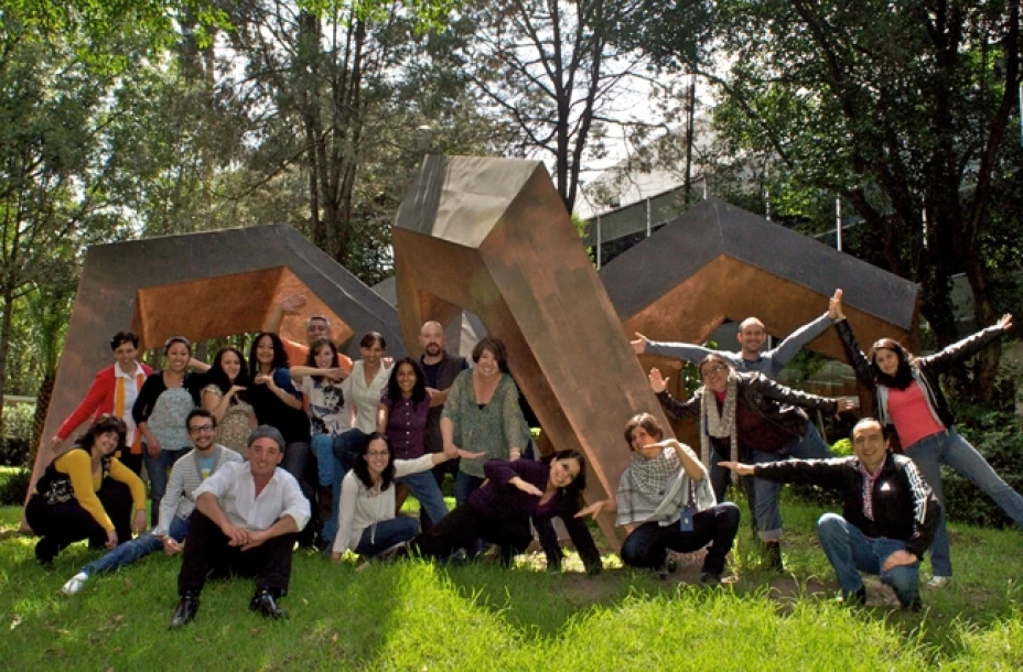 Integrantes del curso para educadores del IMASE frente a Ovi de Hersúa