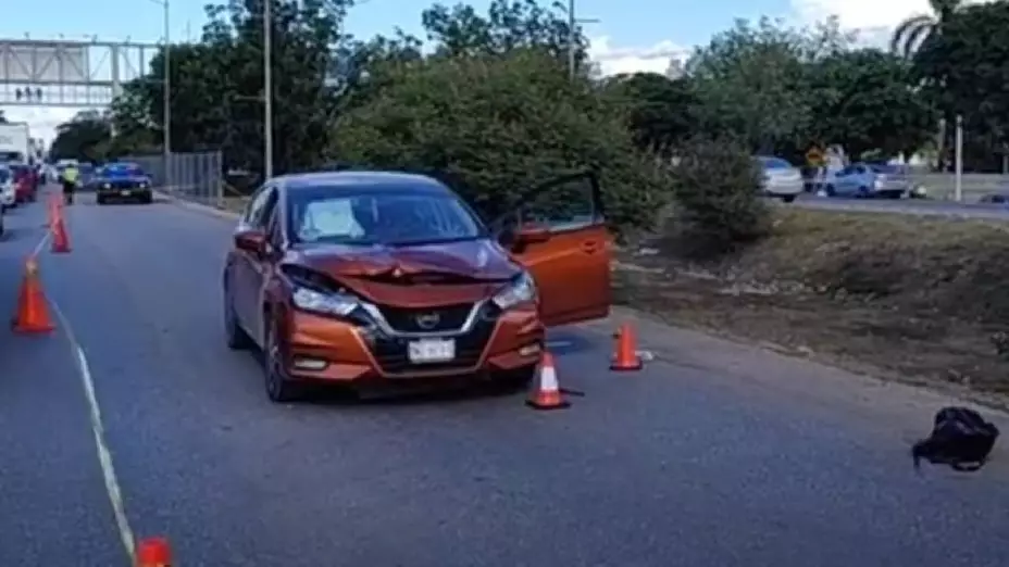 Mujer muere atropellada al cruzar corriendo el Periférico de Mérida