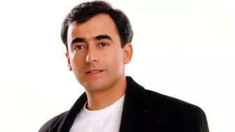 Tal parece que los años no han pasado por Adal, pues no hay duda de que es una de las celebridades que parece que jamás envejece.