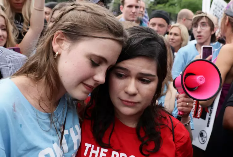Corte Suprema de EUA revoca el derecho constitucional al aborto
