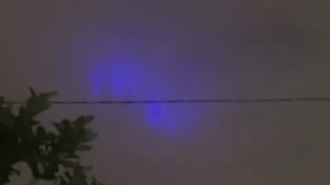 Luz azul en Japón tras terremoto.png