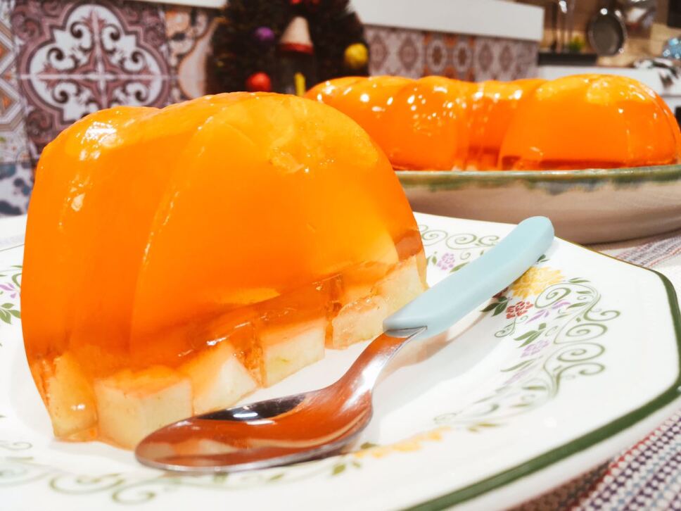 Gelatina de mandarina con manzana, cocineros mexicanos
