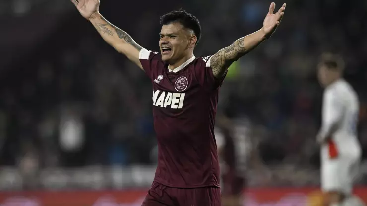 Walter Bou Gol vs Tigre.jpg