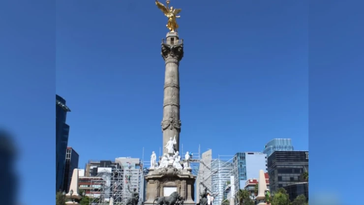 Ángel de la Independencia andamios.jpg