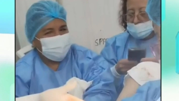 Personal médico discute en pleno parto en hospital de Arequipa, Perú (VIDEO)