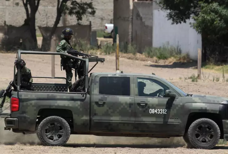 tecpan-de-galeana-guerrero-detienen-5-hombres-armamento-fuerzas-armadas