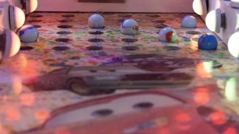 Puesto de canicas en la feria