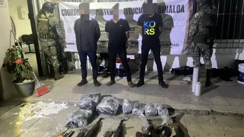 Hombres detenidos en Mazatlán