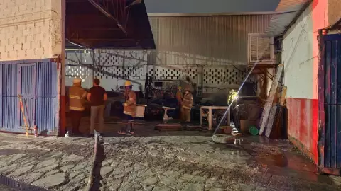 Incendio-en-taller-de-radiadores-en-Gómez-Palacio.jpg