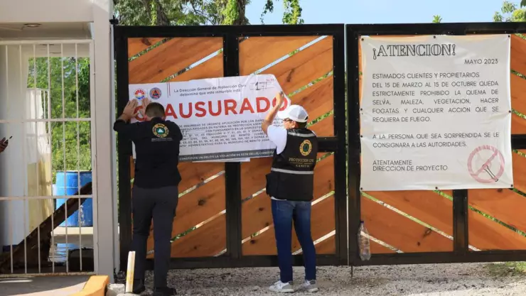 Clausuran proyecto de desarrollo en zona incompatible en Cancún