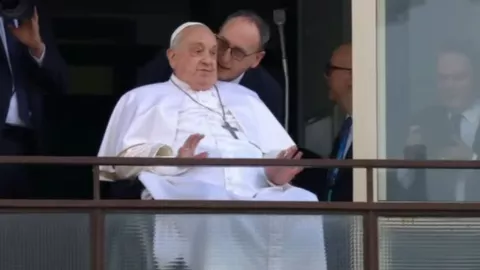 Papa Francisco aparece hoy domingo 23 de marzo de 2025 ¿Cuál es su estado de salud y cuándo regresa al Vaticano?
