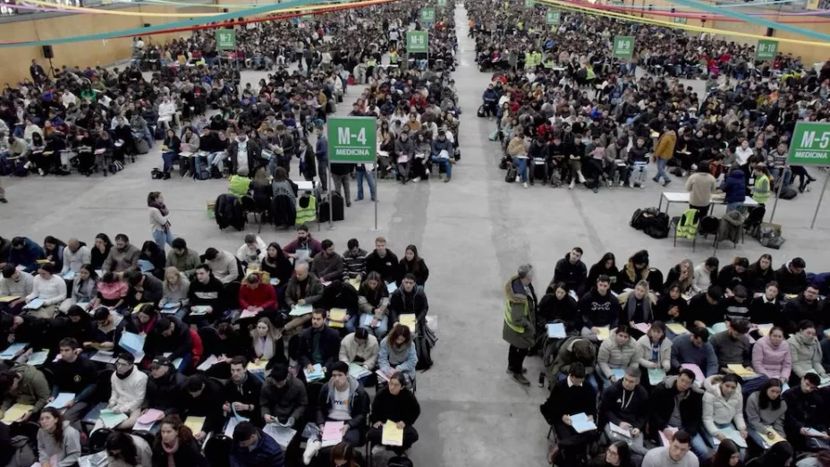VIDEO Investigan uso de lentes con inteligencia artificial en examen de residencias médicas.jpg