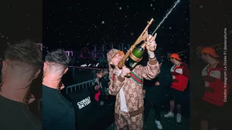 Peso Pluma champagne.jpg