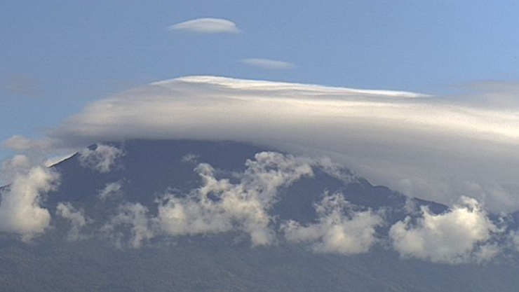 nubes lenticulares volcán popocatépetl