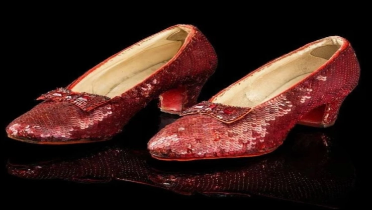 Zapatillas de rubí de ‘El Mago de Oz’ en subasta online millonaria