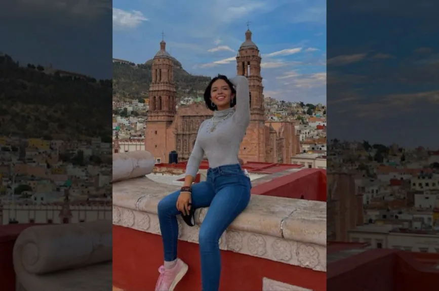 Ángela Aguilar catedral.jpg