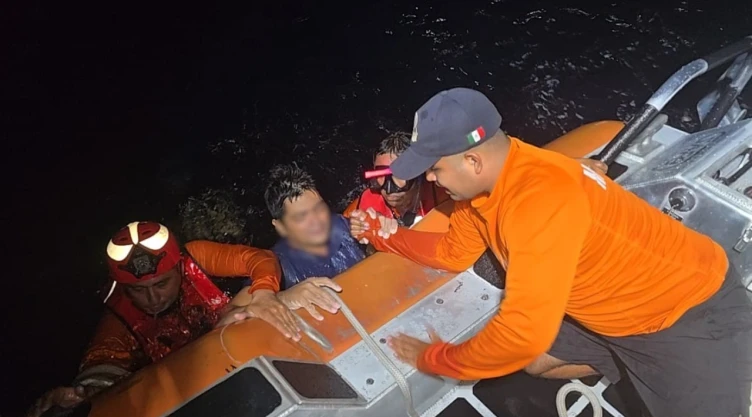 Cae-avioneta-en-el-mar-en-Baja-California-Sur-rescatan-a-4-tripulantes