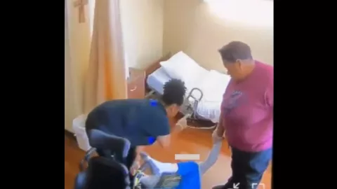 VIDEO Empleados de asilo golpearon a un abuelito de 87 años en Texas