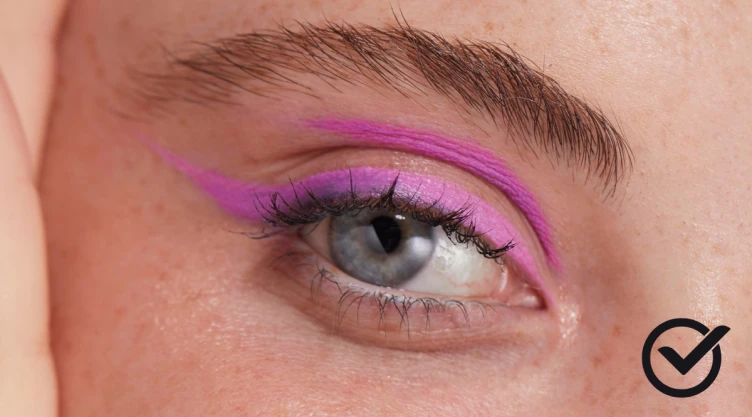 /estilo-de-vida/eyeliner-morado-rejuvenecer-mirada-50