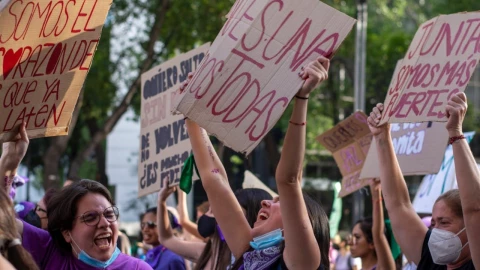 Detienen-a-policía-acusado-del-feminicidio-de-su-hijastra-en-Cancún