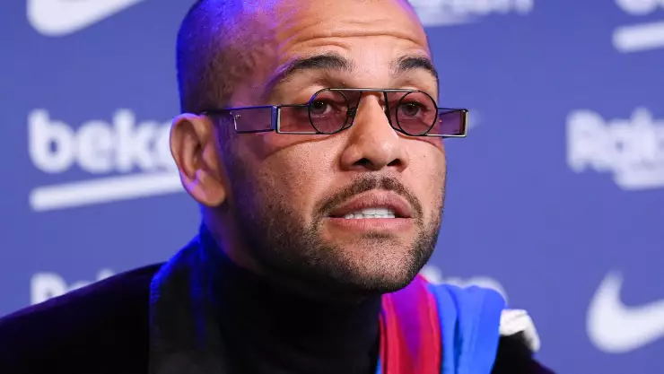 Dani Alves en conferencia de prensa