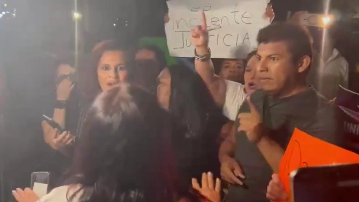 Danna-Yanina-es-vinculada-por-el-caso-Dafne-Zapata-Quintos_-familiares-protestan-durante-audiencia-e.webp