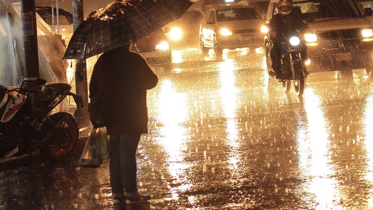 Encharcamientos y caos vial debido a lluvia
