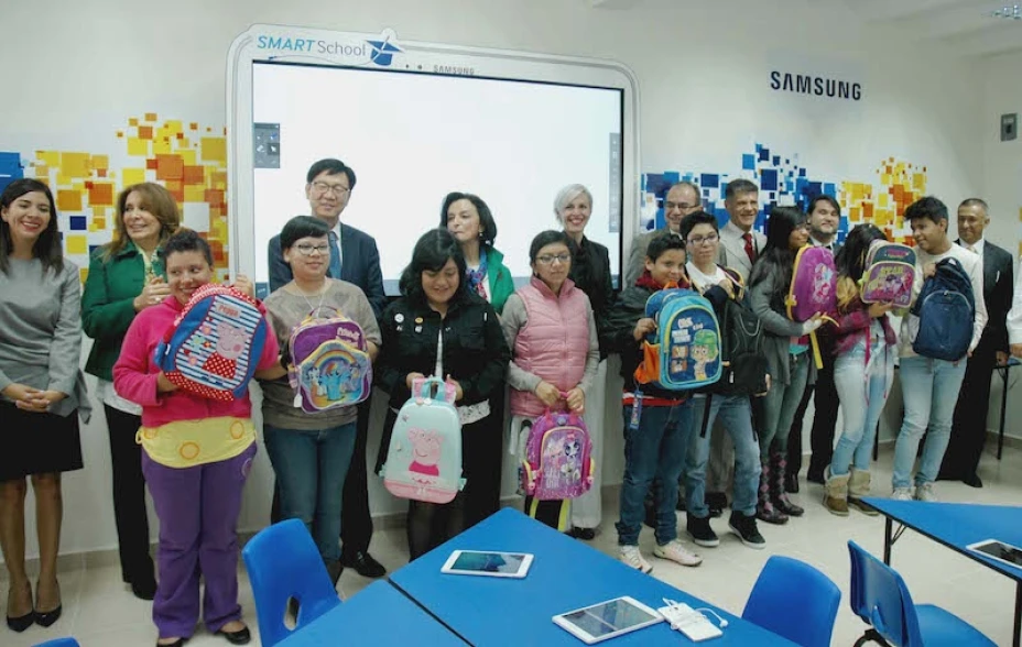 Inauguran aula digital