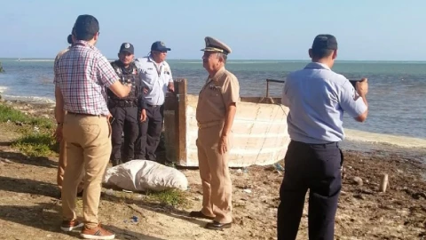 Rescatan balseros cubanos en Cozumel, navegaron por 10 días