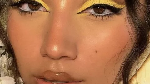 El color amarillo mantequilla ilumina cualquier tipo de piel