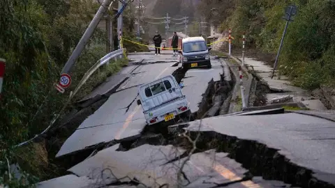 Sismo en Japón dejó al menos 58 muertos y siguen las réplicas