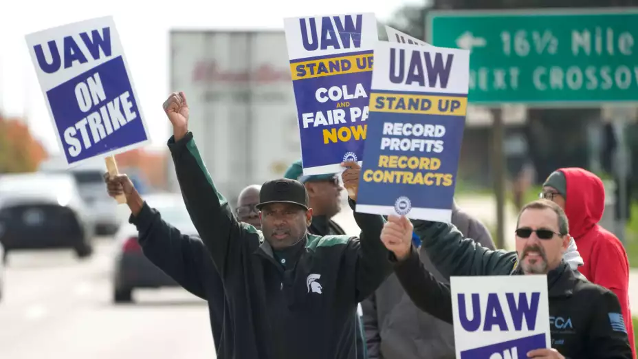 Huelga de trabajadores automotrices en Sterling Heights, Michigan.