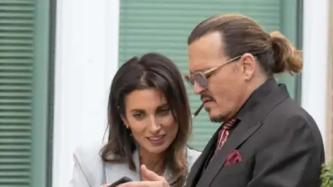 NUEVA NOVIA DE johnny depp