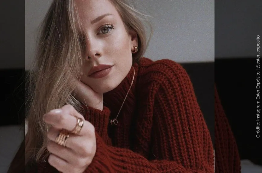 ester exposito rojo.jpg