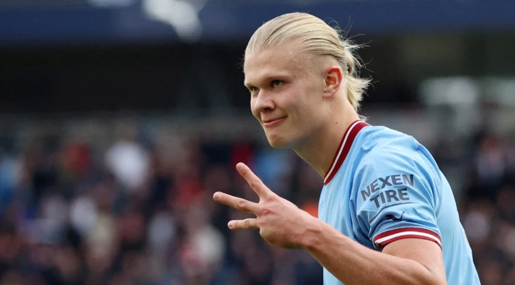 Erling Haaland anota hat-trick al Manchester United