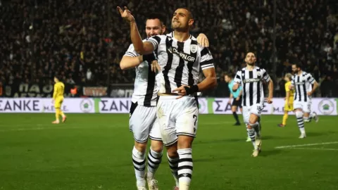 Giakoumakis pas&oacute; de Cruz Azul a Grecia