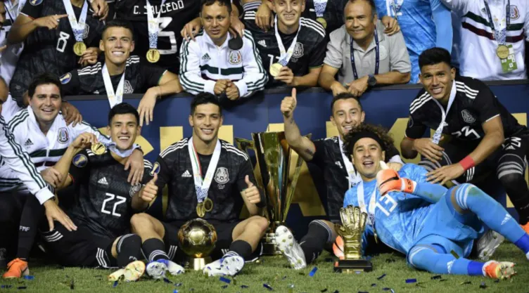 Foto de archivo de selección de México celebrando la obtención de la Copa de Oro de la Concacaf tras vencer a Estados Unidos. Estadio Soldier Field. Chicago, Illinois, EEUU. 7 de julio de 2019. Imagen: Reuters