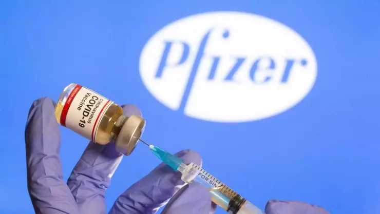Pfizer solicitará en agosto la autorización a la FDA de Estados Unidos para aplicar la tercera dosis de su vacuna contra la COVID-19.