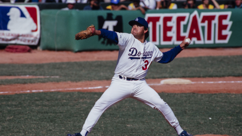 Fernando Valenzuela en un juego con Dodgers