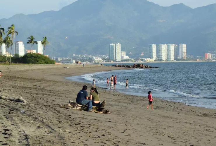 Cielo nublado y lluvias puntuales se esperan hoy en Jalisco; así afectará el canal de baja presión el clima en Puerto Vallarta