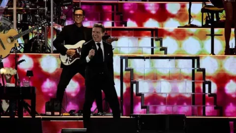 Luis Miguel hace historia en el Santiago Bernabéu ante más de 70 mil asistentes